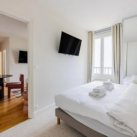 #4people#1bedroom#champselysees#ac Апартаменты *